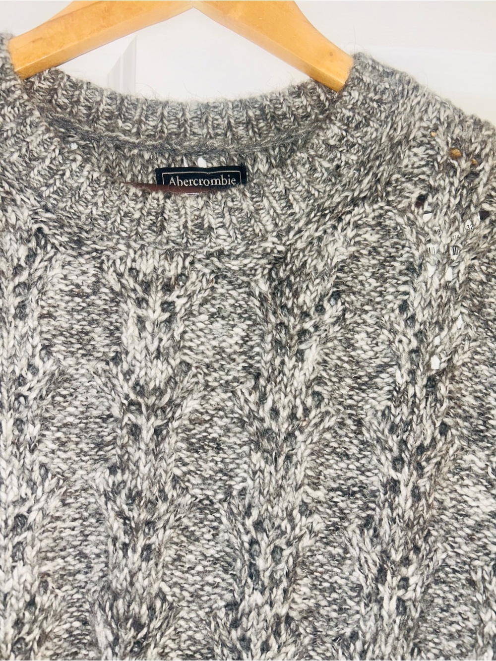 NWT Abercrombie & Fitch Marled Gray Cable Crewneck Sweater Crewneck - Picture 3 of 5